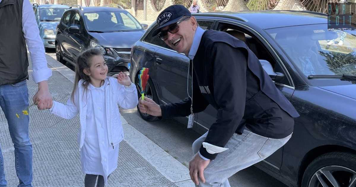A Triggiano c'� Gino, il "nonno vigile": �Dono un sorriso ai bimbi, mi hanno ridato la vita�